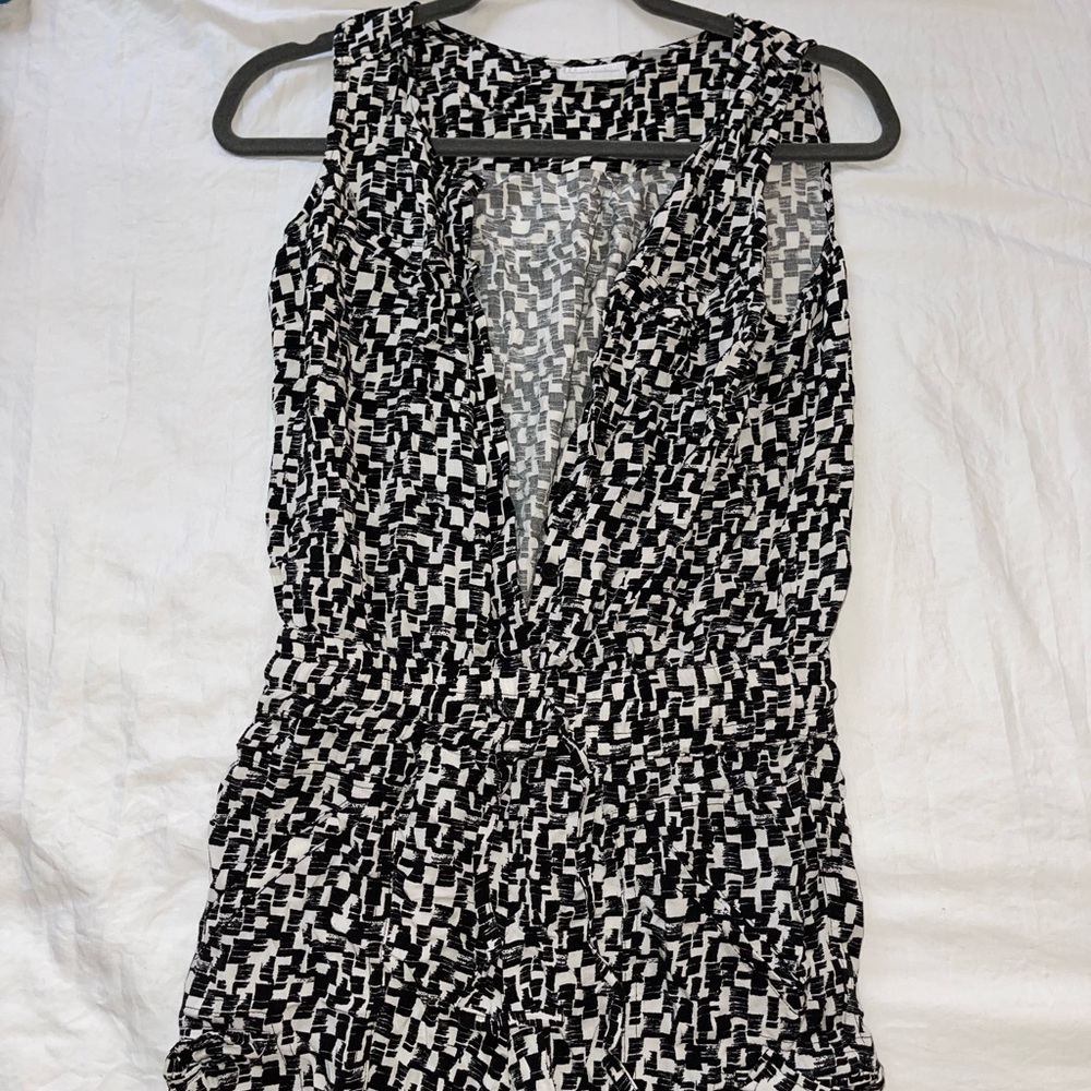 New York & Co. Printed Cargo jumpsuit